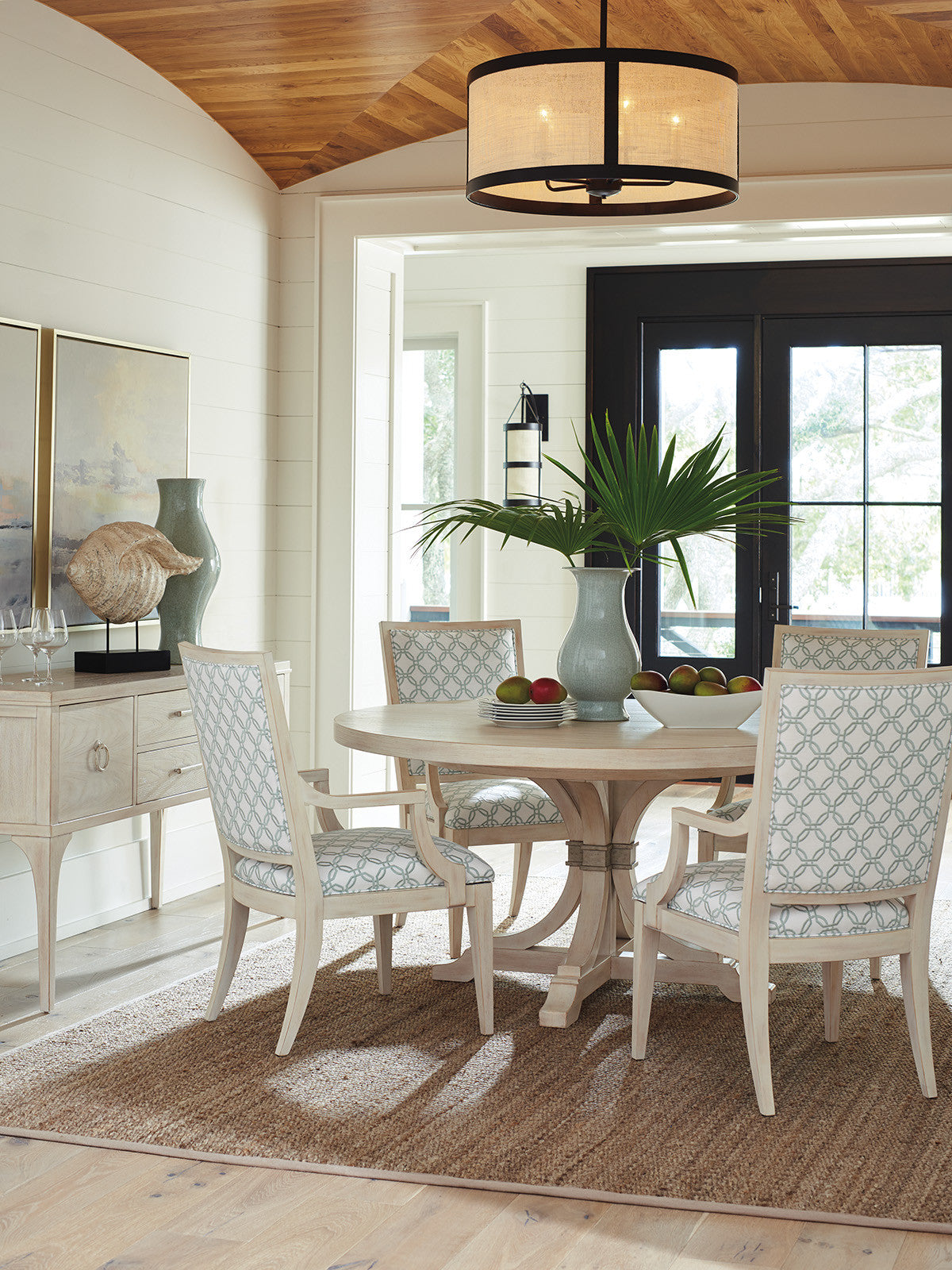 Magnolia Round Dining Table in Sailcloth